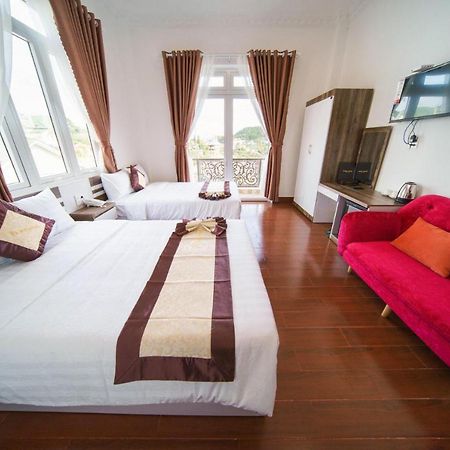 Khach San Tommy Hotell Dalat Exteriör bild
