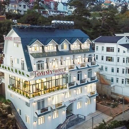 Khach San Tommy Hotell Dalat Exteriör bild