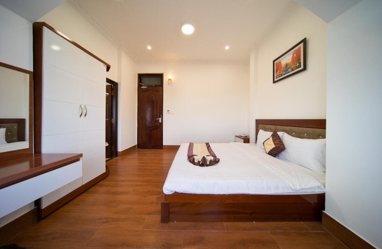 Khach San Tommy Hotell Dalat Exteriör bild