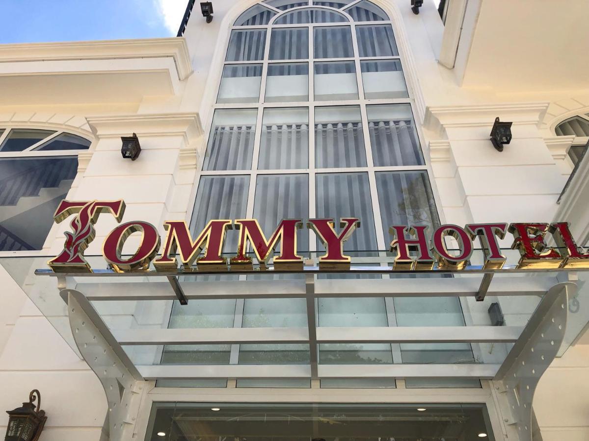 Khach San Tommy Hotell Dalat Exteriör bild