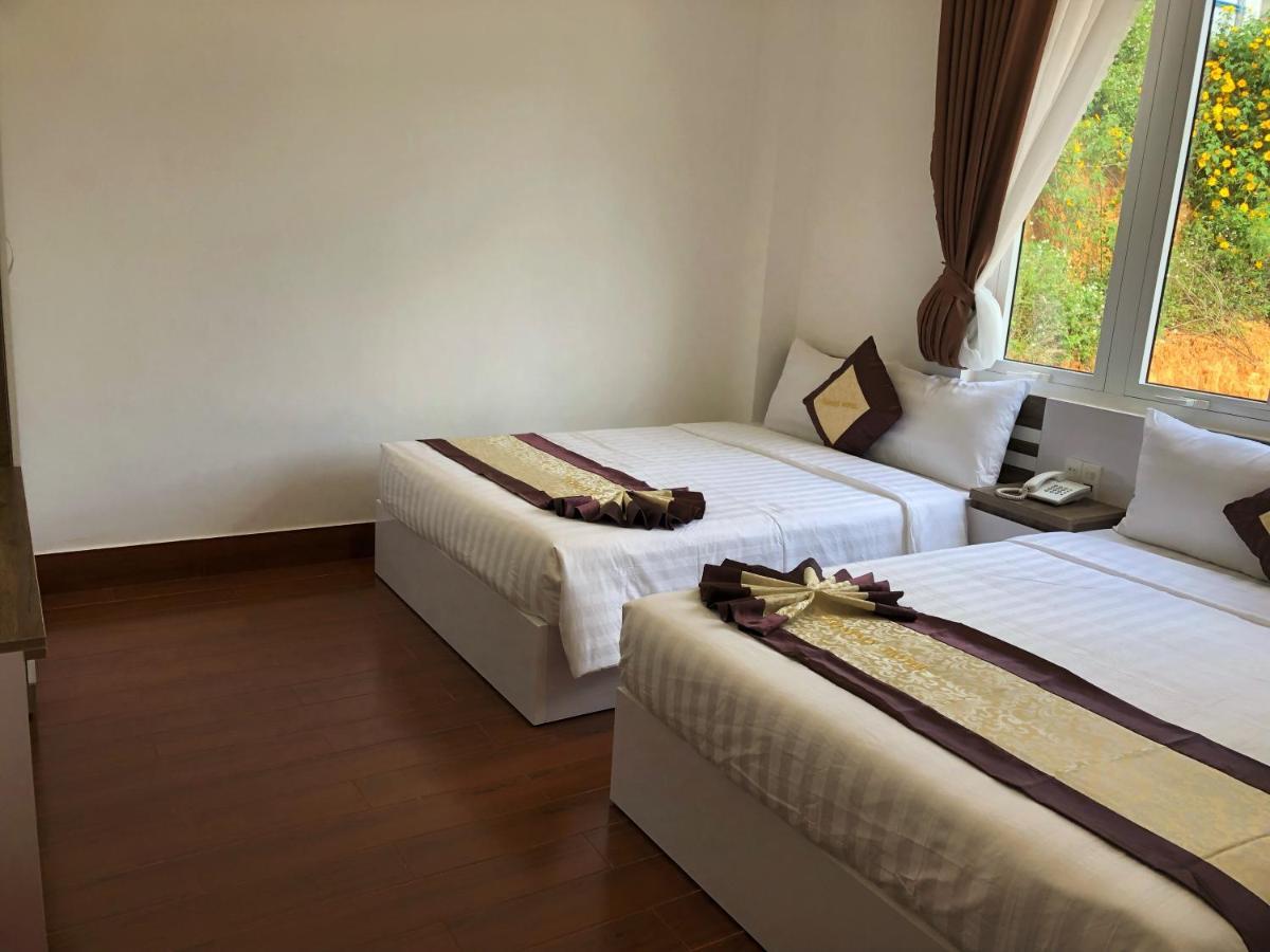 Khach San Tommy Hotell Dalat Exteriör bild
