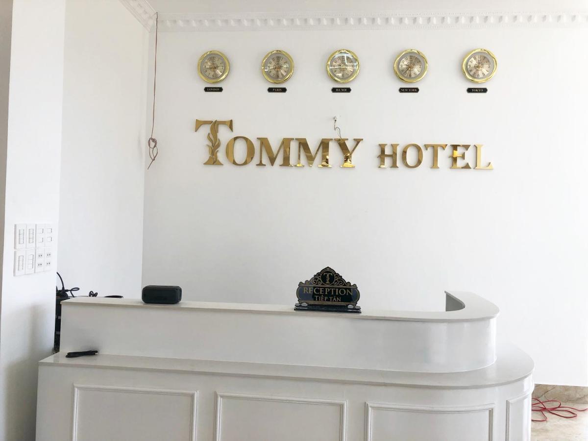 Khach San Tommy Hotell Dalat Exteriör bild