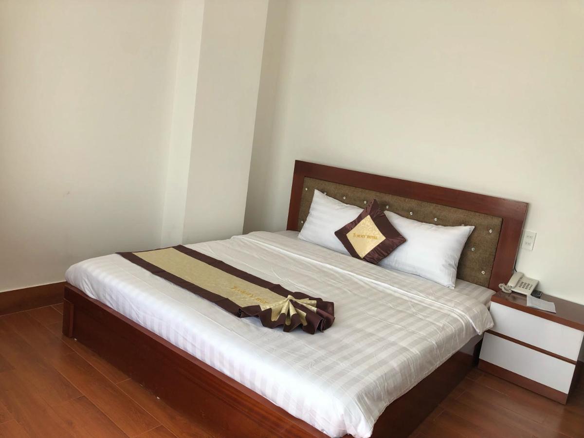 Khach San Tommy Hotell Dalat Exteriör bild