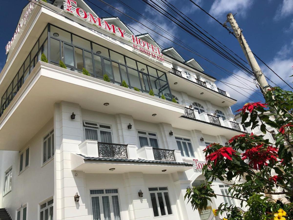 Khach San Tommy Hotell Dalat Exteriör bild