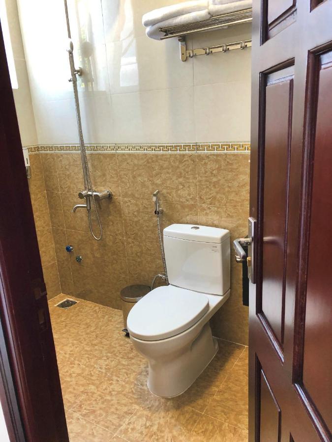 Khach San Tommy Hotell Dalat Exteriör bild