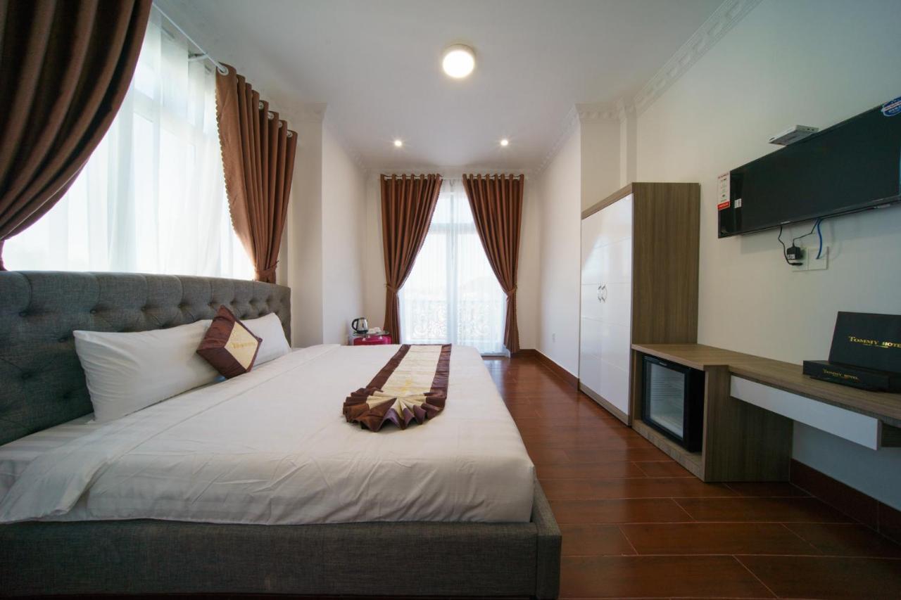 Khach San Tommy Hotell Dalat Exteriör bild