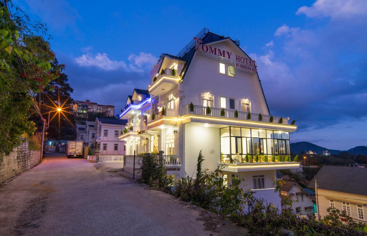Khach San Tommy Hotell Dalat Exteriör bild