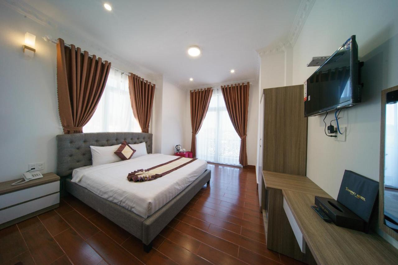 Khach San Tommy Hotell Dalat Exteriör bild