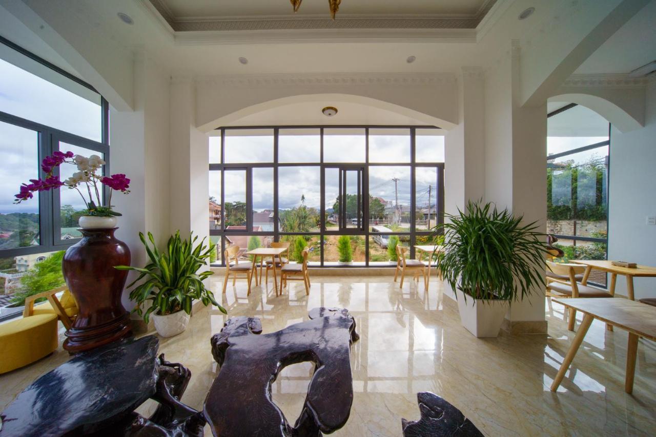 Khach San Tommy Hotell Dalat Exteriör bild