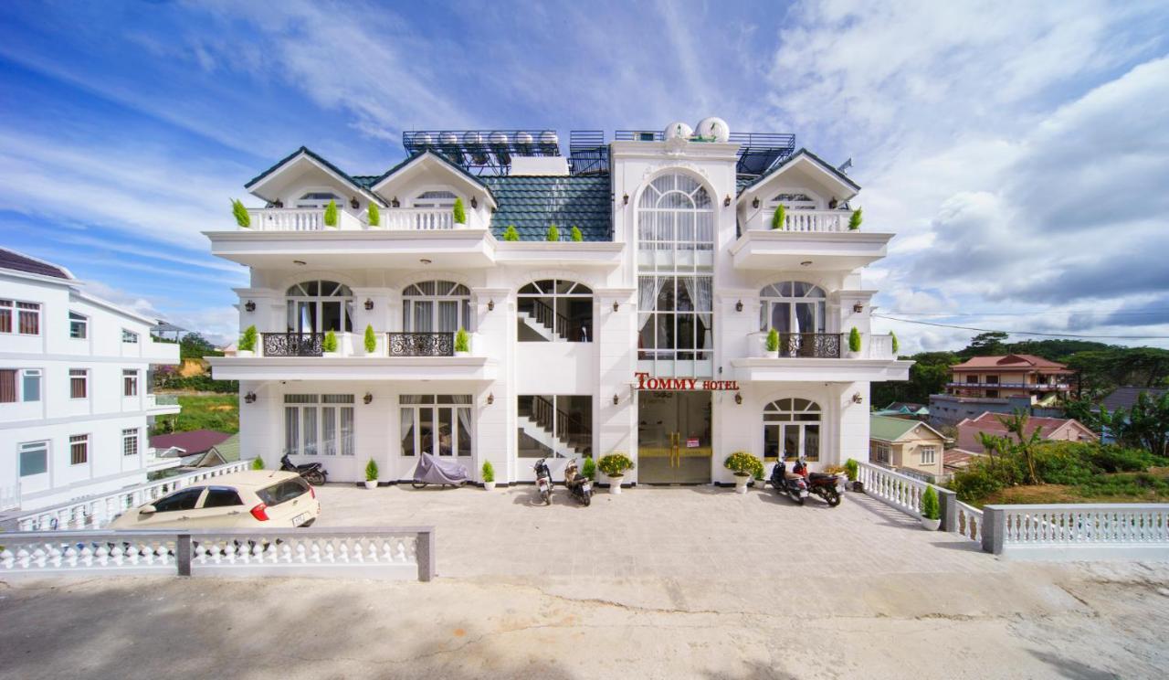 Khach San Tommy Hotell Dalat Exteriör bild