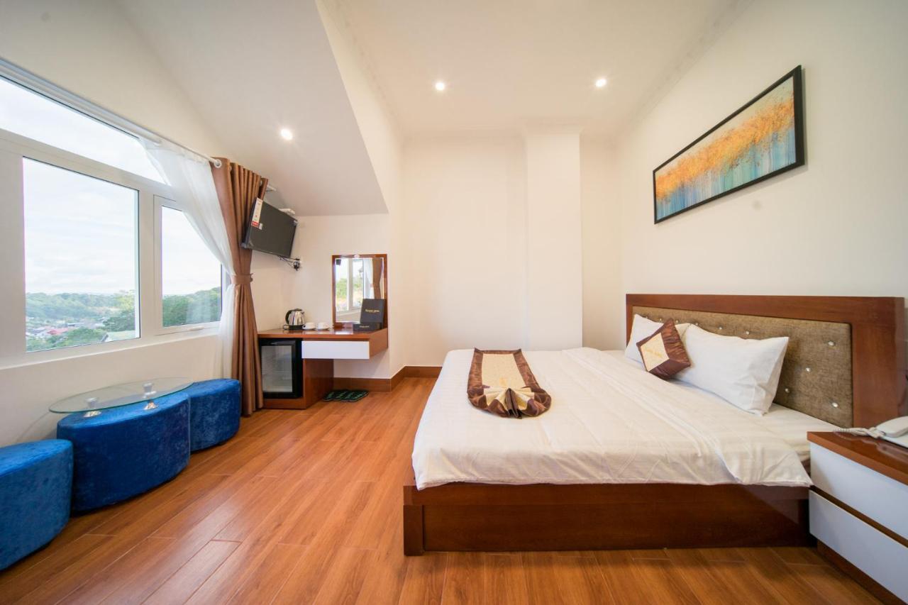 Khach San Tommy Hotell Dalat Exteriör bild