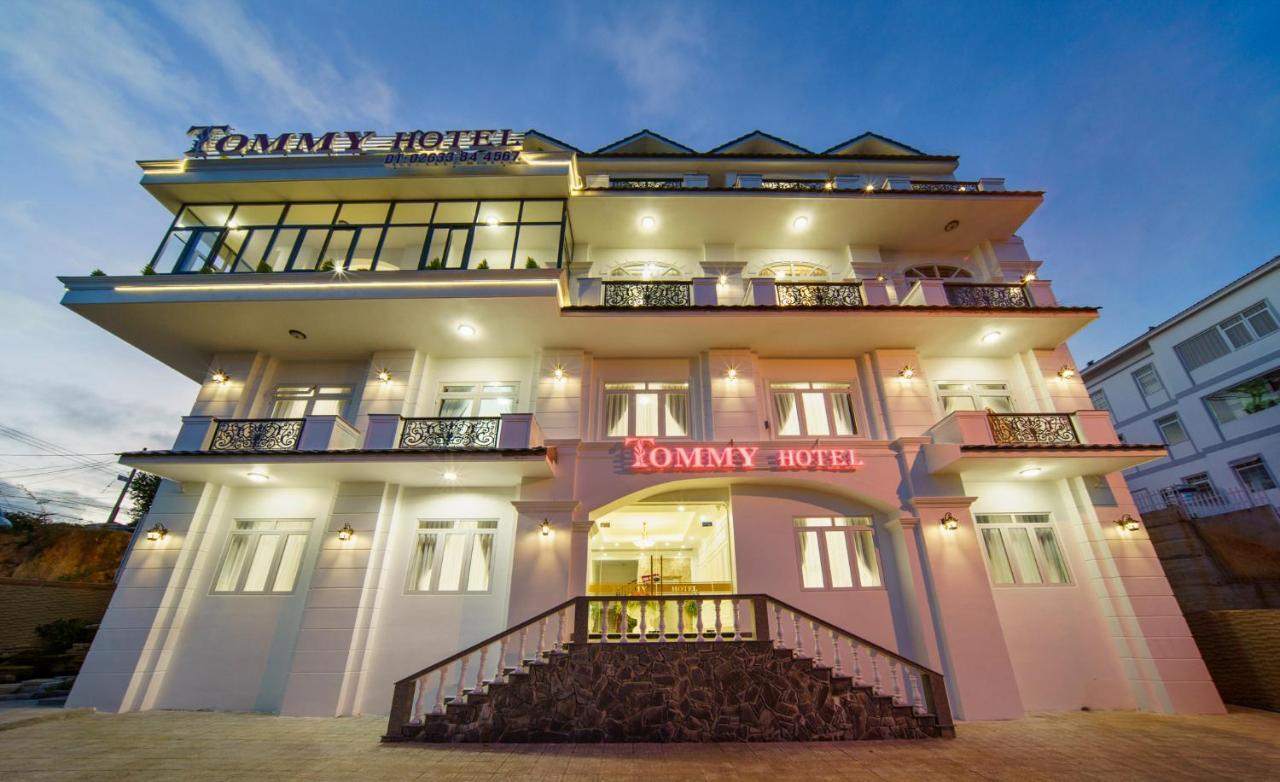 Khach San Tommy Hotell Dalat Exteriör bild