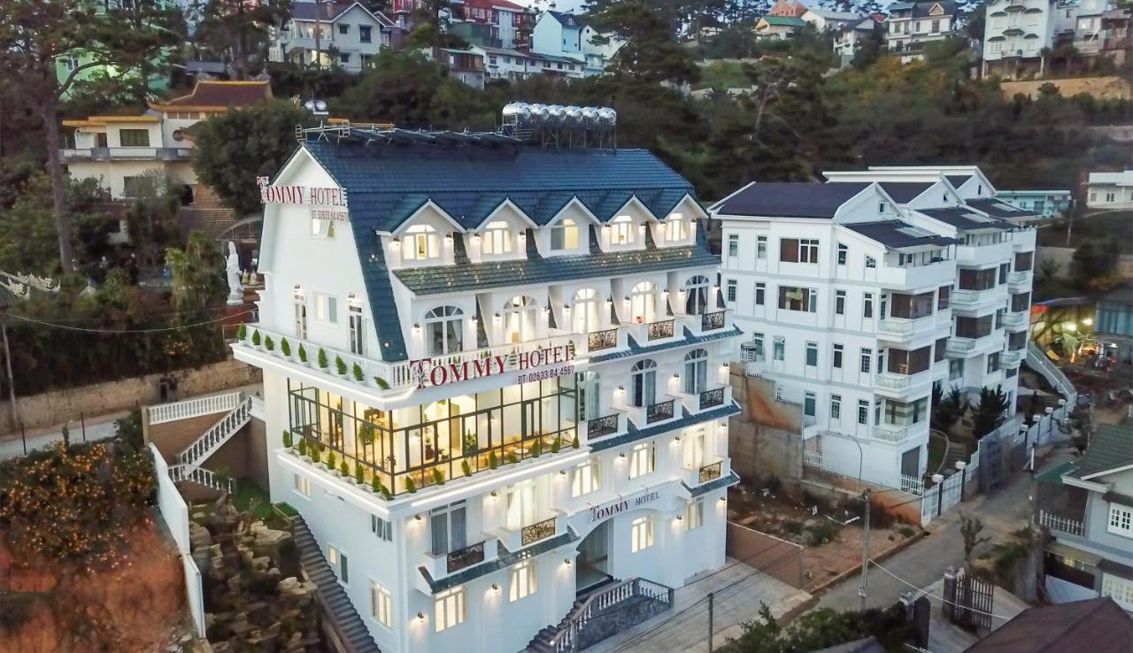Khach San Tommy Hotell Dalat Exteriör bild