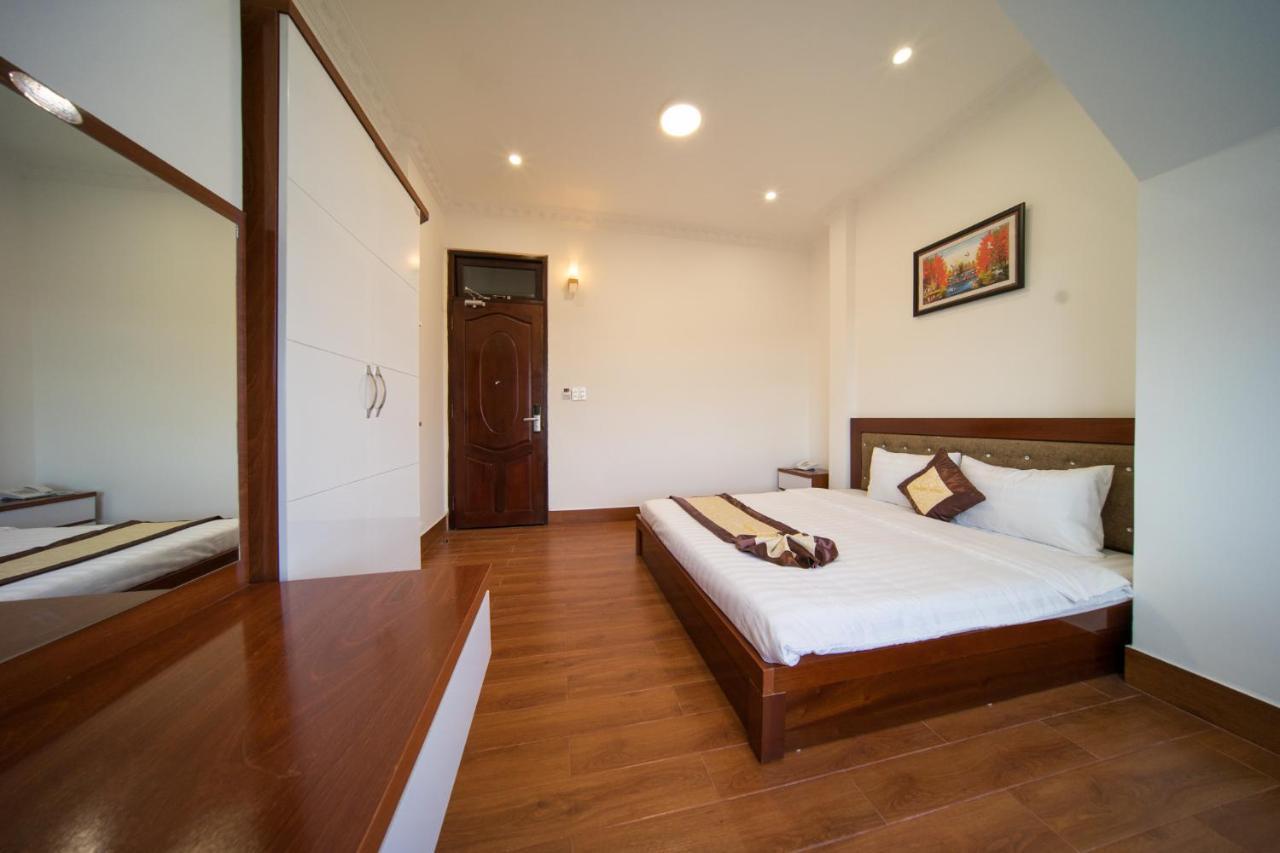 Khach San Tommy Hotell Dalat Exteriör bild